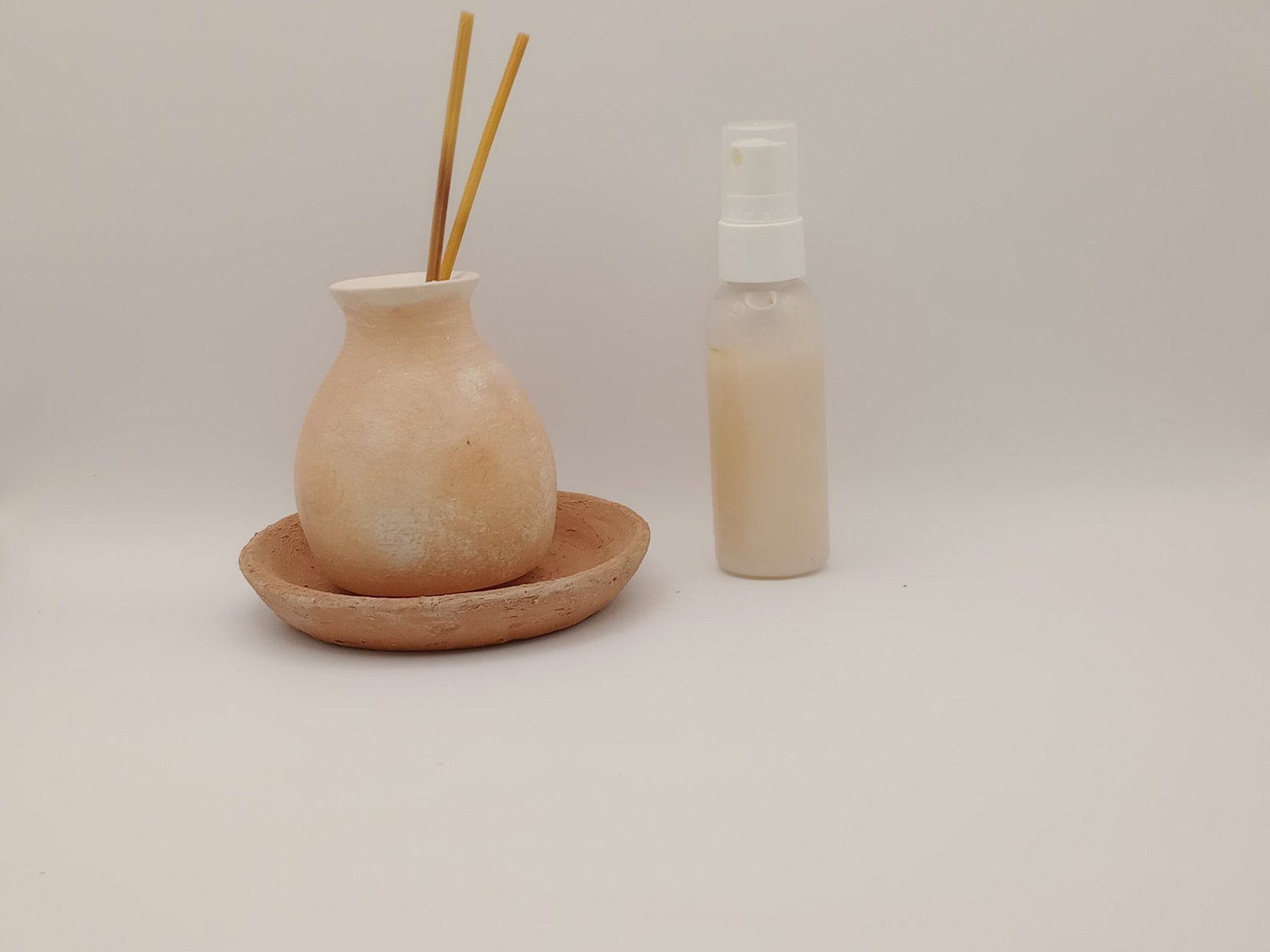Κεραμικά DIFFUSER 50ml ΜΕ ΠΙΑΤΑΚΙ ΜΕ ΦΥΤΙΚΟ ΑΡΩΜΑ